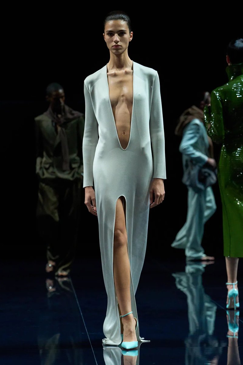 hionfashion tweet media