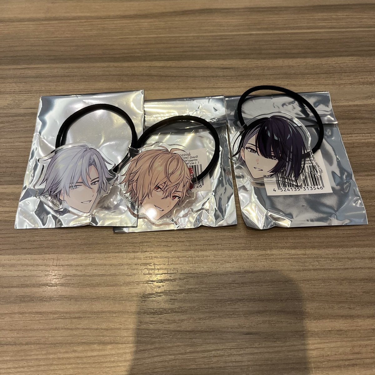 luv__lyyy's tweet photo. 【交換】 エイトリ おもライ グッズ
リンライ ヘアゴム

譲 : 潮 宗氏 雪風 あく汰 季肋

求 : 七基 可不可 凪＞ 千弥 or 定価
(ヘアゴムは可不可決まるまで可不可のみ)

郵送
検索からお気軽にお声掛けください。 https://t.co/MaMDsD8lOZ