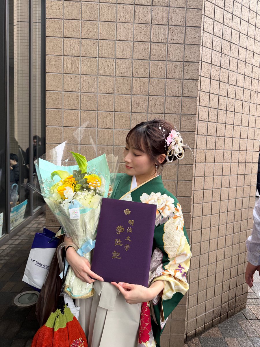 rei__shimizu's tweet photo. 初めまして✨
この度、株式投資ニュース番組
Every Stock Newsの新キャスターに
就任しました清水玲依です🌼

神奈川県小田原市出身です🧑‍🌾
大学時代は証券ゼミの所属し
「株主にとって望ましい株主還元政策」
「株主優待の戦略的導入」の論文を執筆しました。

⭐️放送⭐️
平日月曜〜金曜 16時30分〜 https://t.co/o0l532wNFd