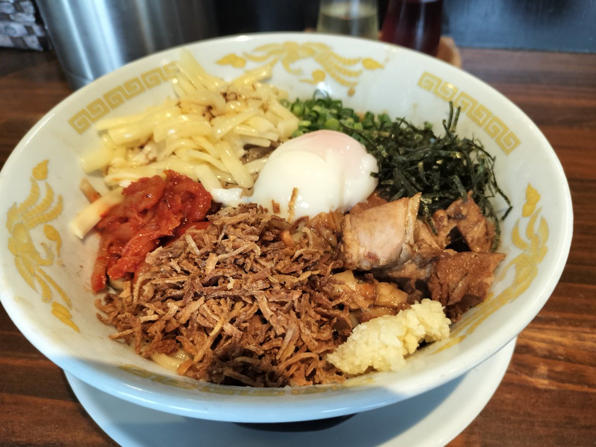 katsushos's tweet photo. noodleshop　yatsuboshi⭐
　　　　　　　　🌸柴田町🌸
✨豚まぜそば＋🧀＋🍚✨
※たまに食べたくなるんですよね～見た目も良いし美味しい😉✨ライス100円も良心的で多めで、追い飯ドボンが良く合うので必須です（笑）
#まぜそば 
＃Noodleshopyatsuboshi https://t.co/GsGSCXoSsy