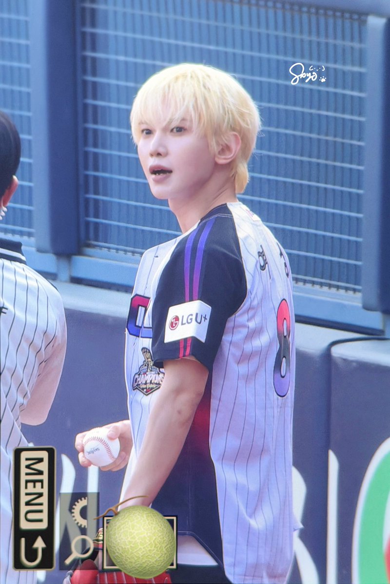 soyi_34's tweet photo. 260522 시구

⚾️

#여상 #YEOSANG
#ATEEZ #에이티즈 
#YEOSANGxLGTWINS 
#트윈스의요정여상 https://t.co/V0TuV1gsZv