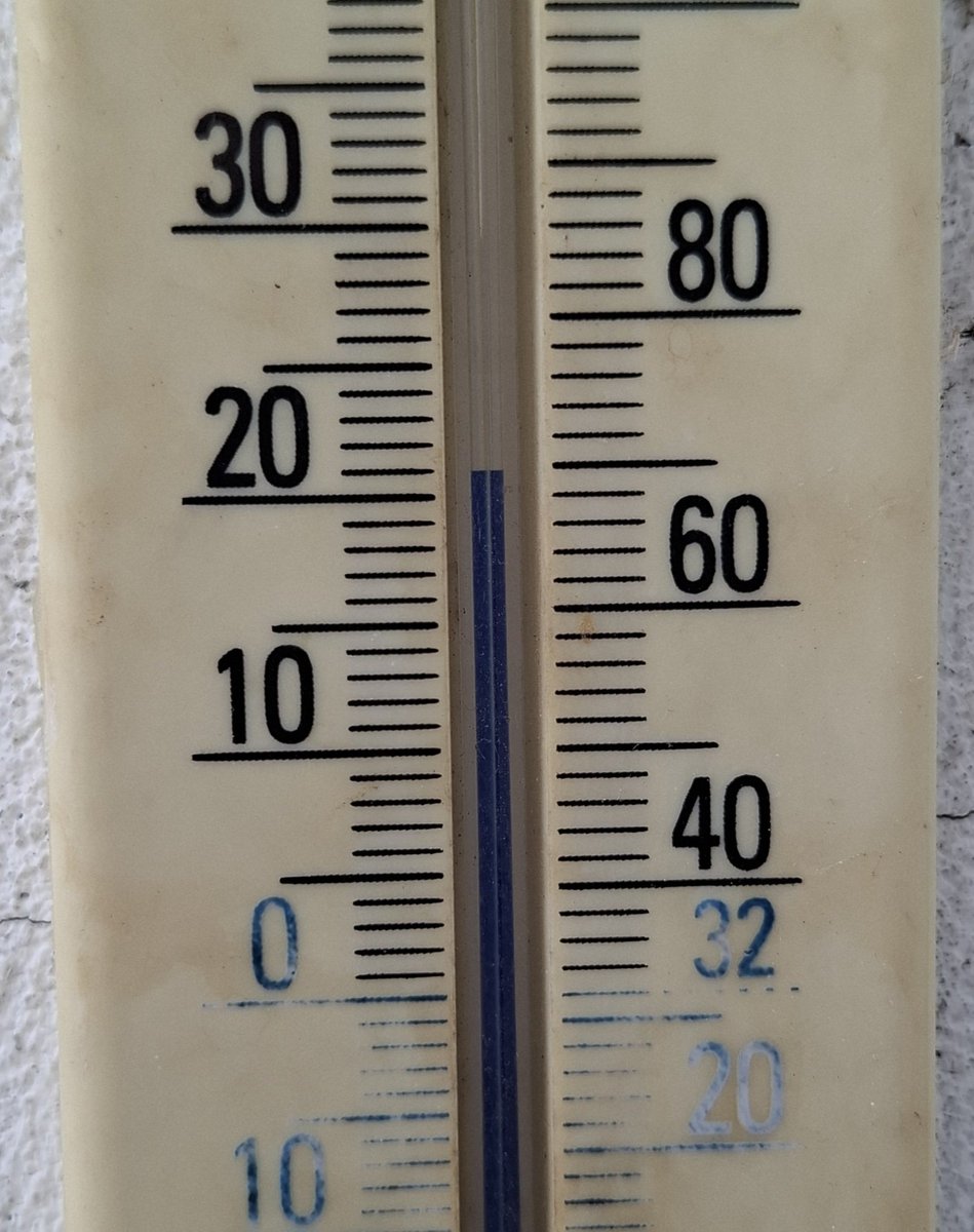 klaperoso's tweet photo. @AEMET_Esp @AEMET_Asturias Siempre lo mismo, las 12 de la mañana y dais 28° para Cangas del Narcea, y el termómetro marca unos agradables 21°... en fin. https://t.co/PmyxY0YxeL