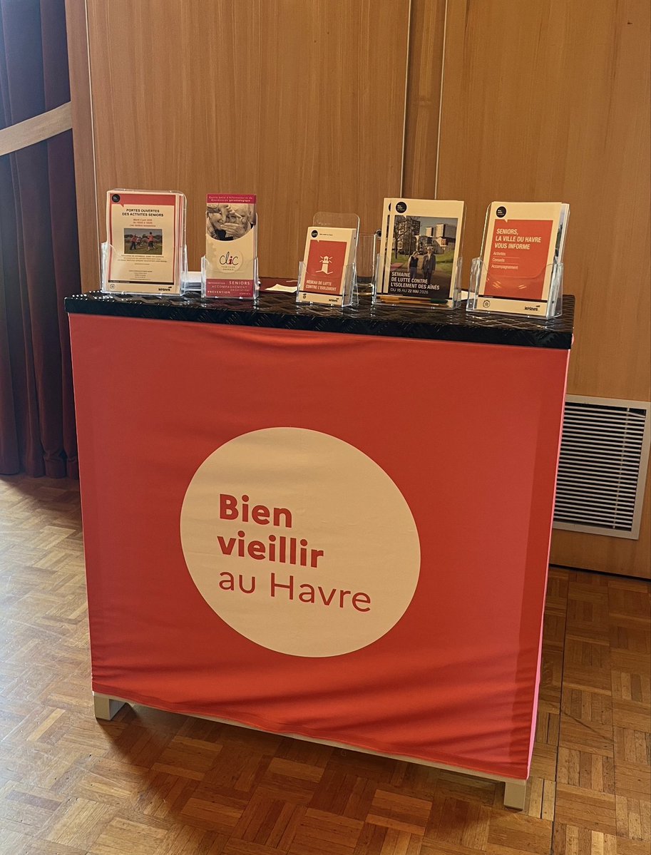 JBGastinne's tweet photo. Très heureux d’accueillir dans les salons de l’hôtel de ville cette conférence sur la lutte contre l’isolement des personnes âgées et merci à tous nos partenaires qui ont animé à nos côtés cette semaine dédiée à cet enjeu majeur de société #BienVieillirauHavre https://t.co/XuJpTK1kzs