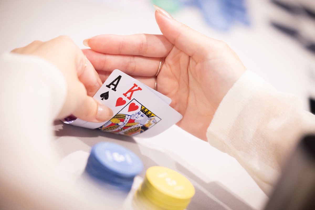 CASINO_Arrows's tweet photo. 本日18時オープン✨

二次会や遊び場にぴったり！
カジノ・ポーカーデビュー大歓迎✨

初心者でも安心のサポートあり👌
お一人様もグループも大歓迎！

いつもと違う夜を、非日常空間で。
#CASINOArrows #ポーカー #カジノデビュー #二次会 #GW遊び https://t.co/NlFpU7XvgX