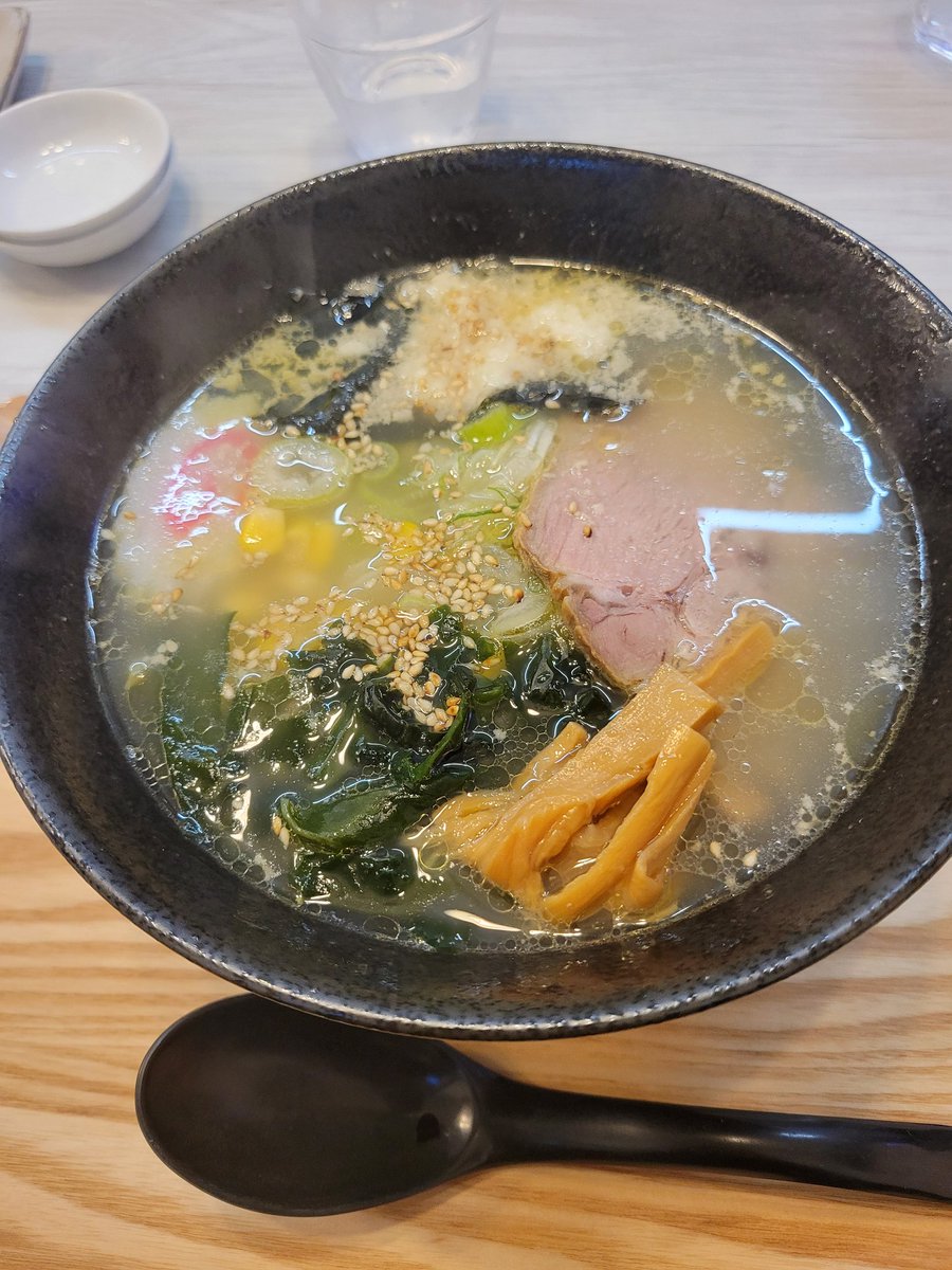 kugamiya0237's tweet photo. 寒い日の夜は🍜に限る https://t.co/33GVQ1vxpD