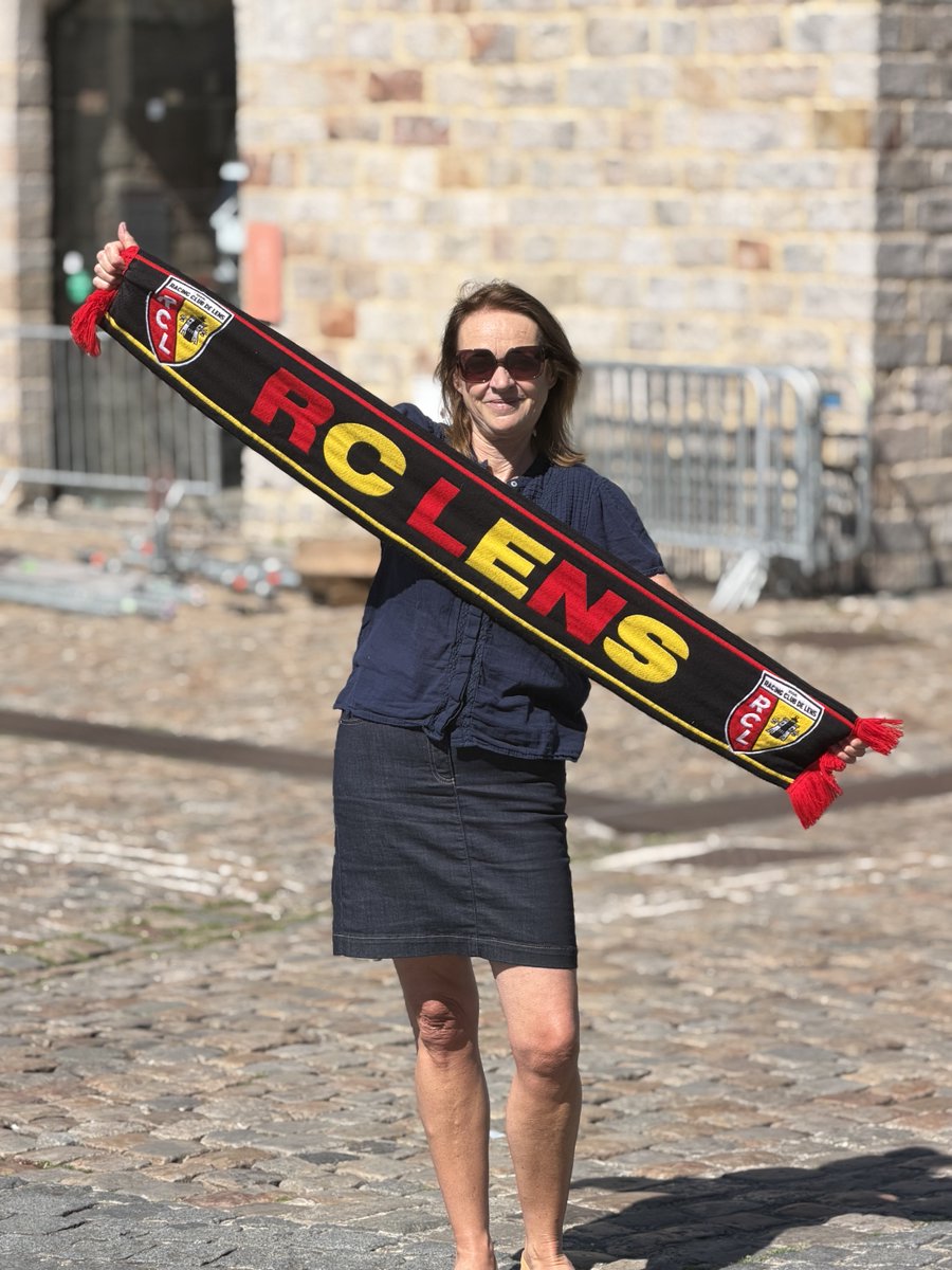 Parmentier_RN's tweet photo. Venez soutenir avec nous ce soir la meilleure des équipes et les meilleurs des supporters !  La 9e circonscription du Pas-de-Calais , celle de Béthune et de Lillers, est derrière Lens ♥️💛
Allez Lens ⚽️😎 https://t.co/H1kBzAn8jH