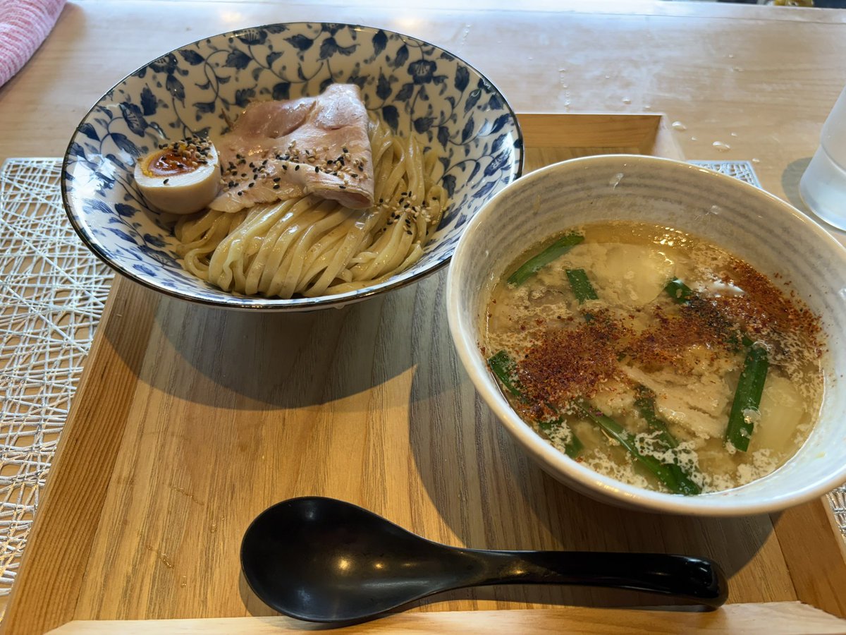 hiroya tweet media