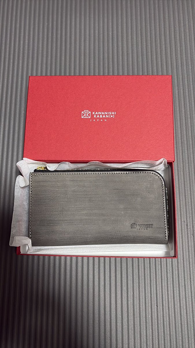AIV75765015's tweet photo. カワニシカバンのリッチーL購入。
クラファン限定の黒めちゃくちゃかっこよかったけど、時すでに遅しだったのでグレーを選択
これもなかなか渋くて良い https://t.co/MbdMd6zUvw