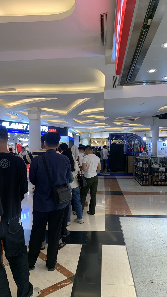 K4¥ pcd 200 tahun plz slide right 🙄⚕️ tweet media