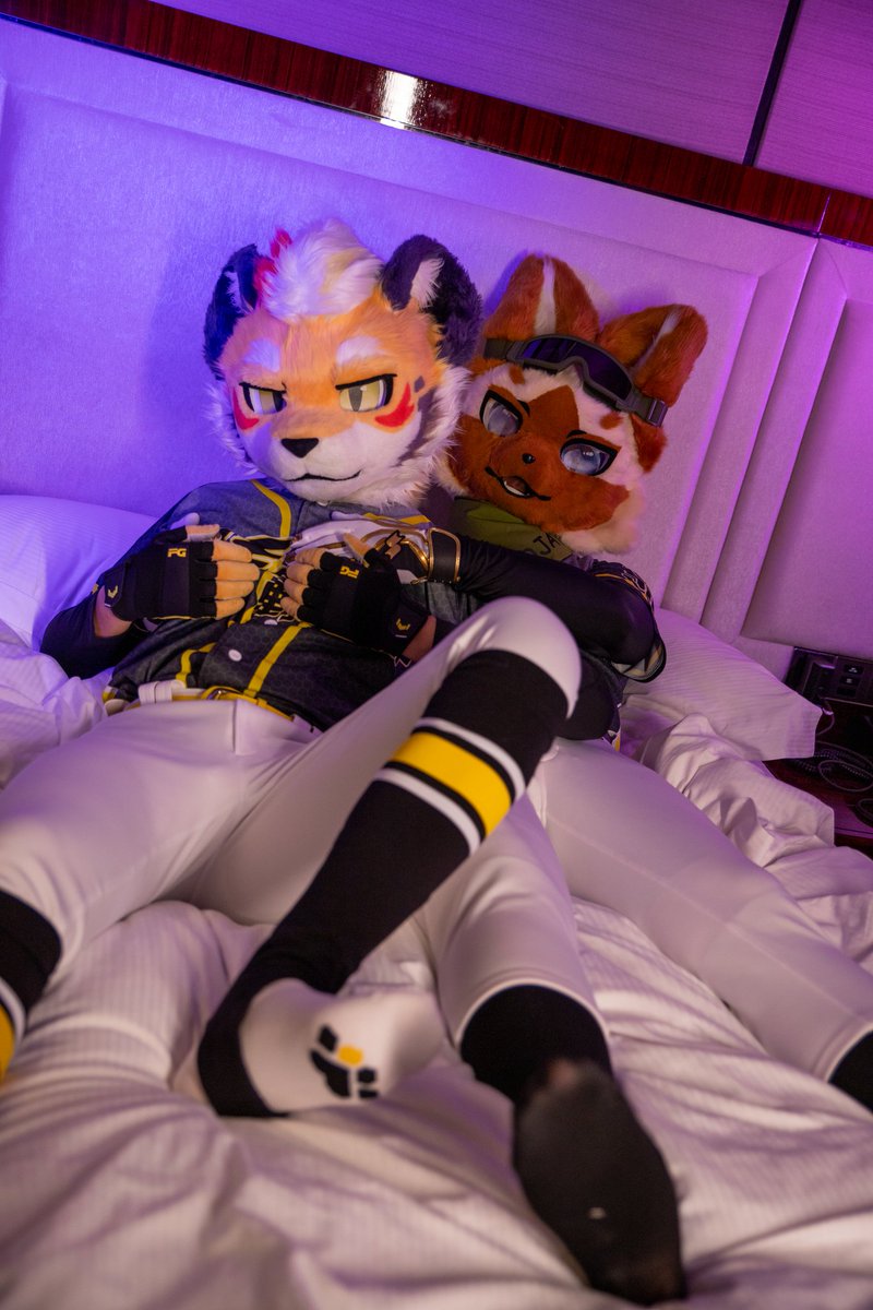 Mr_NathanSen's tweet photo. After training……

⚾ @KemoCore 
🐉 @yayathepumpkin 
🐱 @Mojavefur https://t.co/N9F7uz8nSZ
