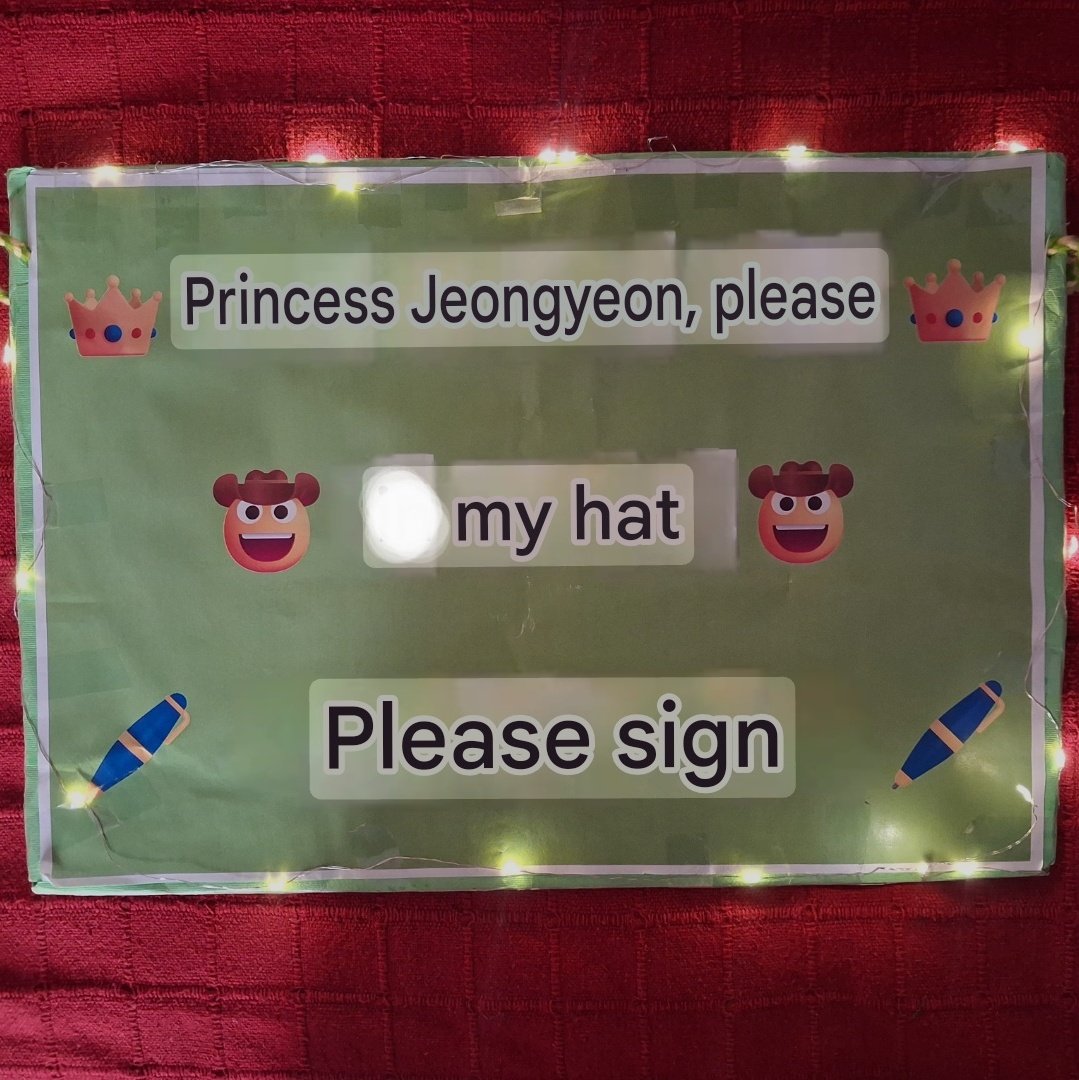 jeongyeon air signed my hat ✍️🤠 tweet media