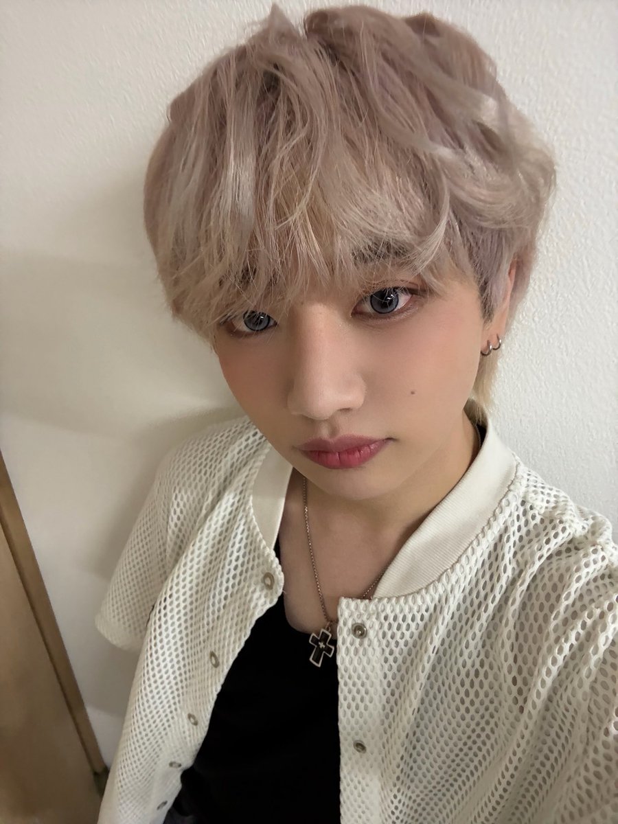 CHASER_ofcl's tweet photo. 사복 어땡?

#체이서 #CHASER #チェイサー
#렌  #REN https://t.co/gY8e47aftE