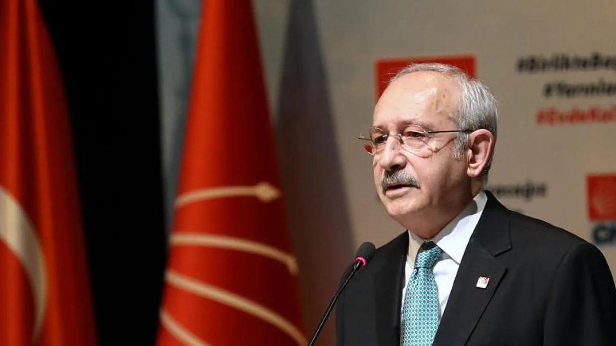 MediaSWald's tweet photo. Mutlak butlan kararı sonrası yeniden CHP Gençlik Kolları Başkanı olarak görevlendirilen Gençosman Kilik, dün yaptığı açıklamada Özgür Özel’e destek çağrısında bulundu ve mahkeme kararıyla atandığı görevi kabul etmeyeceğini ilan etti https://t.co/GjdXUkEaob