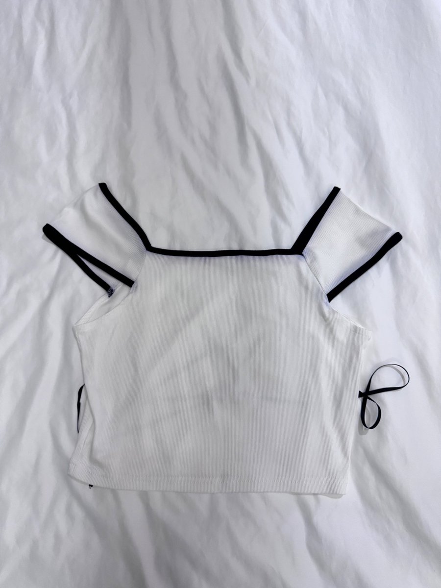 bubbledoubleboo's tweet photo. เสื้อครอปผูกเชือก | 40฿
- M https://t.co/X6stZeCWn1