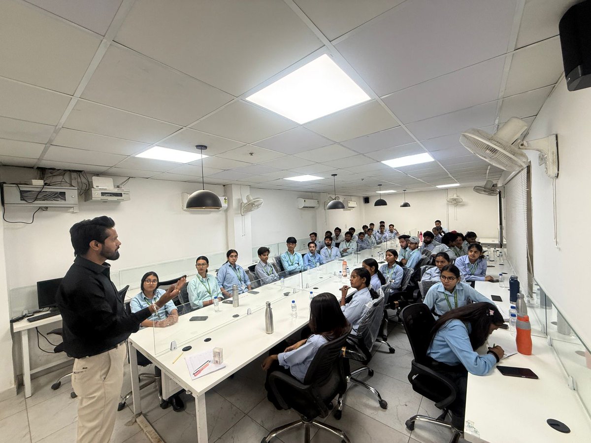Baddi University tweet media