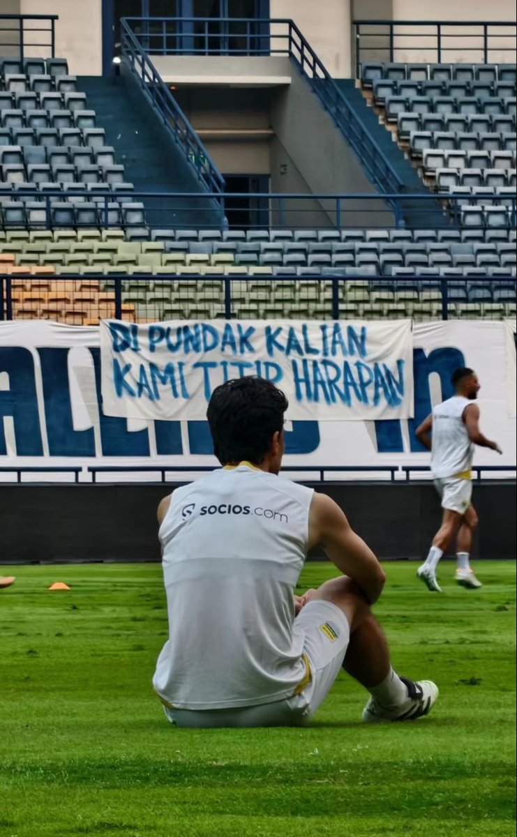 ckseewhat's tweet photo. BISMILLAH, KUN FAYAKUN🤲

#PERSIB https://t.co/huU4siki3s