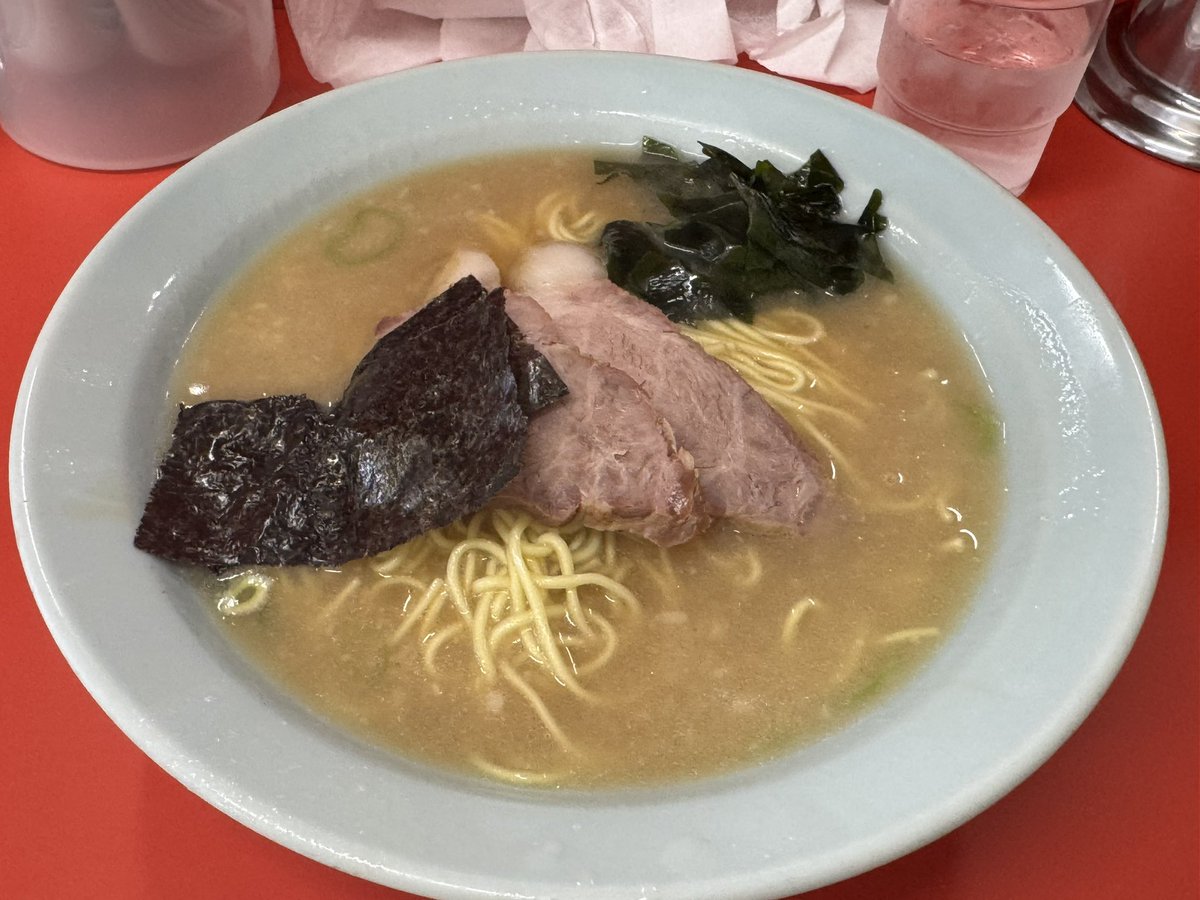 39ashibe's tweet photo. ポストし忘れていた💦
ラーメンショップ 沼目店🍜
ラーメン並   750円は ありがたい😆
お腹いっぱいにしてから、宮ヶ瀬ダムに行って来ました😁
#ラーショ沼目店
#伊勢原市
#宮ヶ瀬ダム https://t.co/NEekU5O5Ni