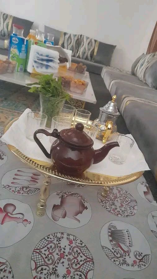 FiryalSalem's tweet photo. أتاي اللي رغبني فيه *** واللي شراني للكيسان 
أياك انتم انحاسن بيه *** الناس اللي تعرف لحسان https://t.co/OVt9T0TYv1
