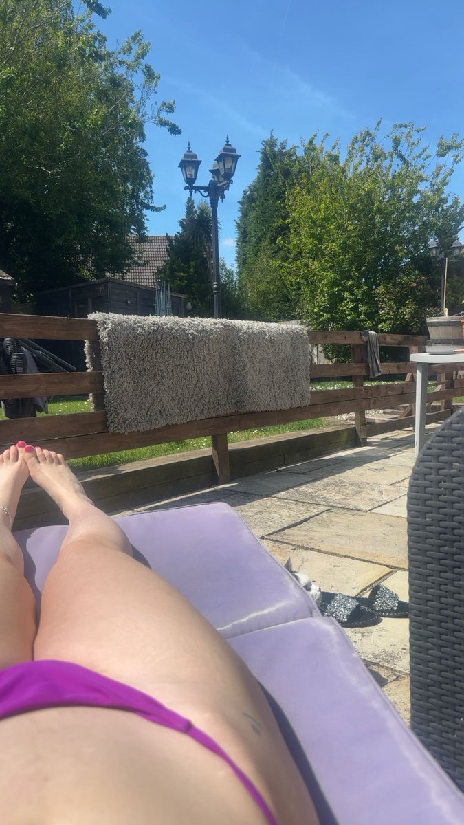 JessiesBackup's tweet photo. Enjoying the heat,

Someone buy me a drink https://t.co/ISYCYUIZLI