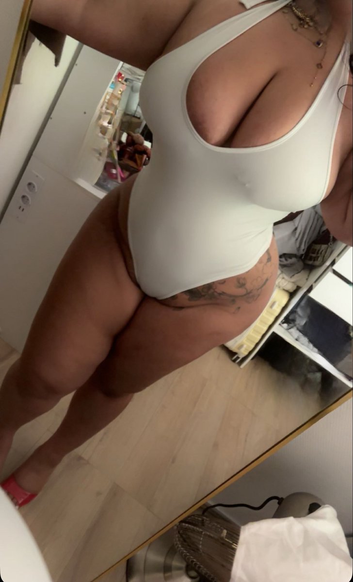bettyboobs🇫🇷🥂 tweet media