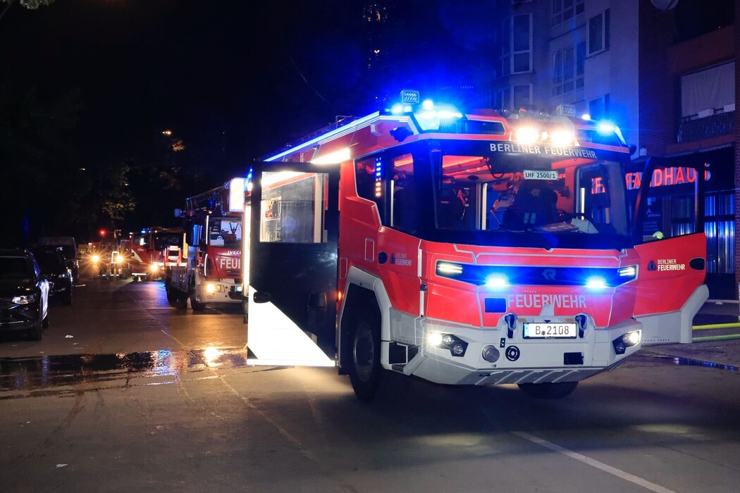 Berliner Feuerwehr tweet media