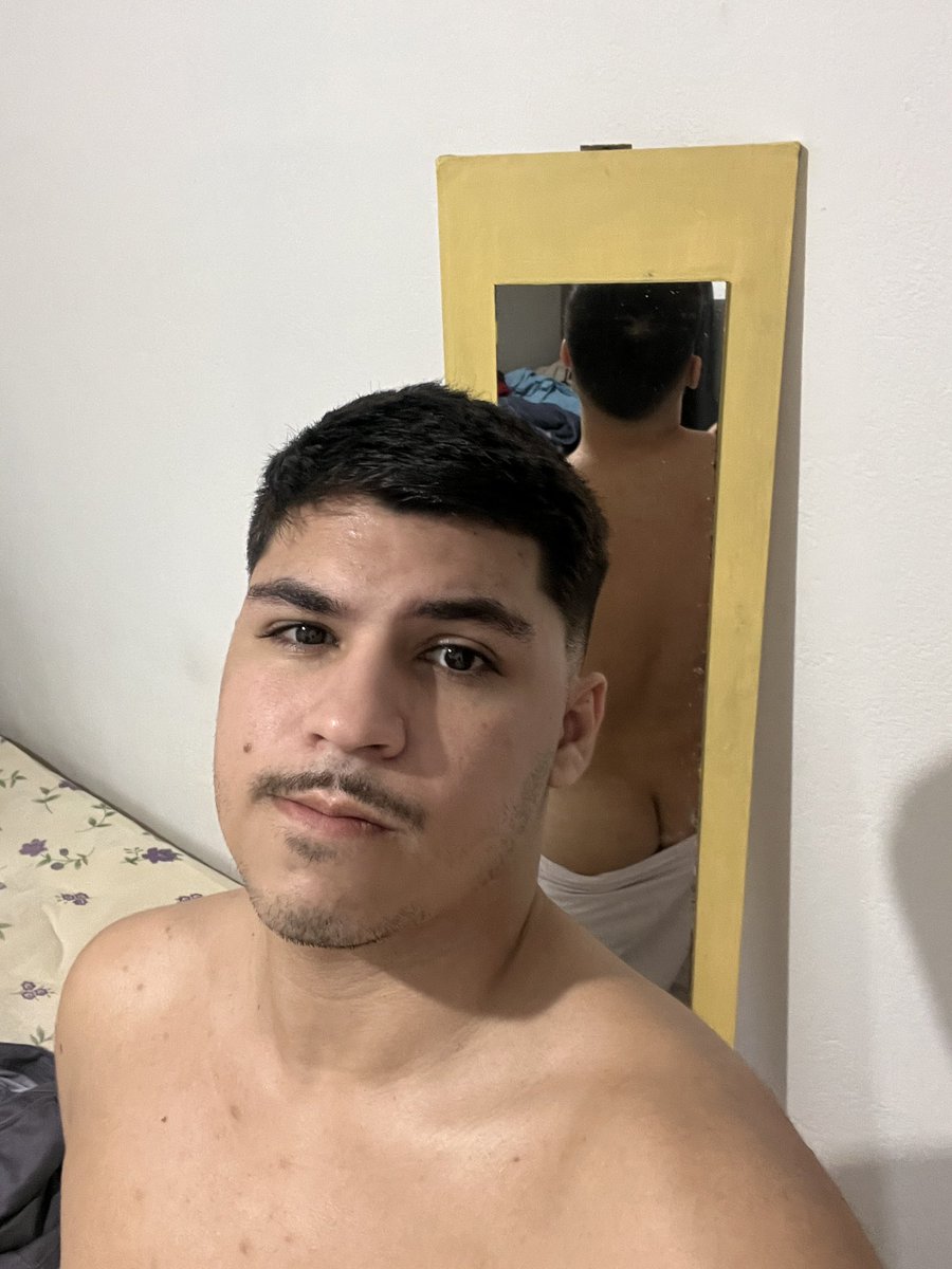 oshinjisk's tweet photo. O novo corte de cabelo ficou ótimo https://t.co/z5RBMzFlov