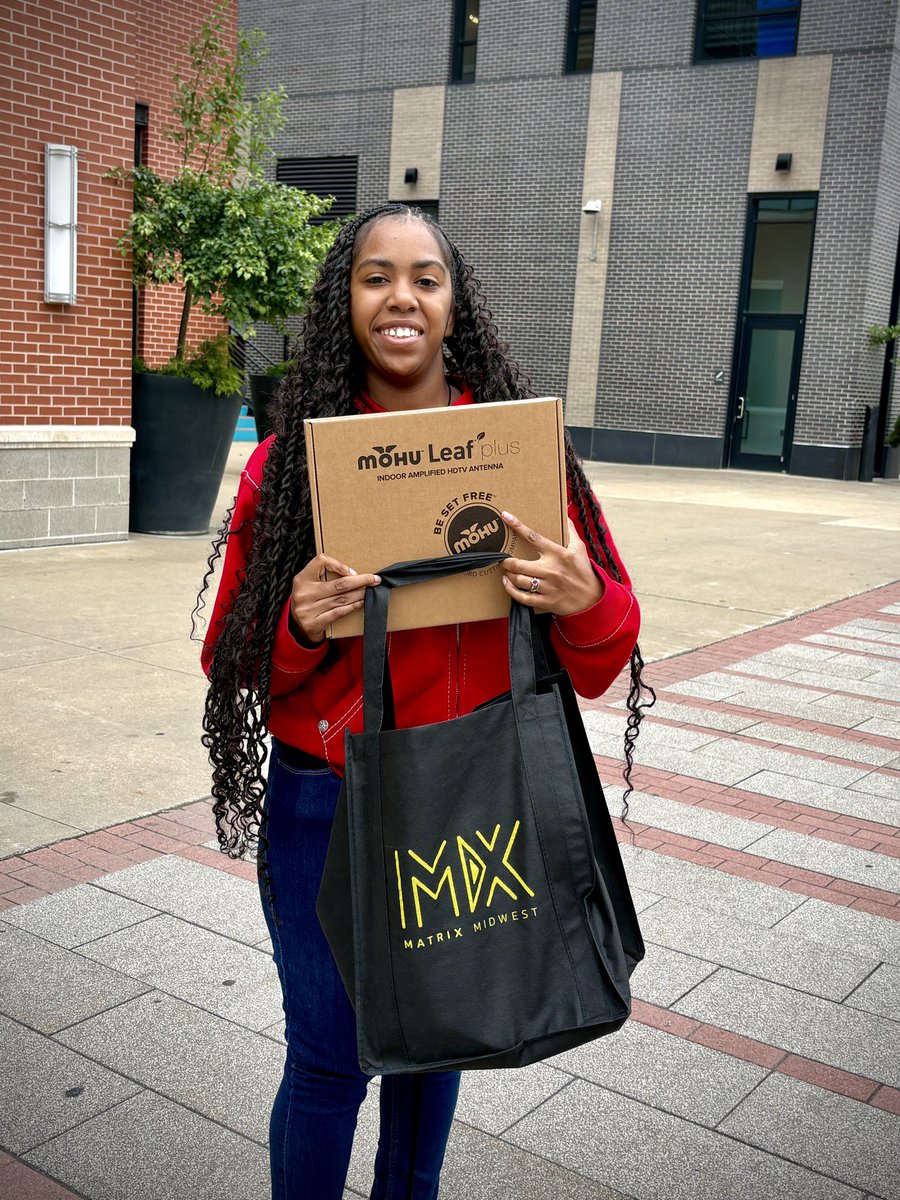 MatrixMidwest's tweet photo. 🎉 Congratulations to Amani, Gwen, Michelle, and Russ on figuring out the clue and finding our Mohu Prize Pack! Stay tuned for next week’s giveaway 👀

#antenna #giveaway https://t.co/n0IZkOOm8F