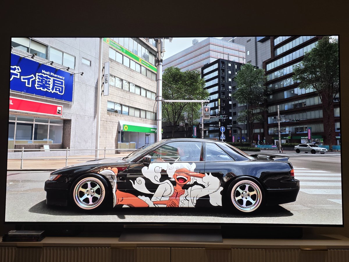 VisualFidelity's tweet photo. Forza Horizon 6  | 77" LG G5 Oled 
🎮 Xbox Cloud

Yes you read that right.  This isn't a high end PC version, it's Xbox Cloud running on LG TV on quality mode.  

It kinda blew me away NGL.  Sharp, no input lag, looks amazing, felt and looked native.  Performance mode while smooth and ran amazing, took too much of a hit visually.  Quality mode at 30fps was really good and a good alternative if you don't have an Xbox console...like me.  Xbox cloud running as high as 1440p is kind of a game changer for the service.  Don't sleep on it.