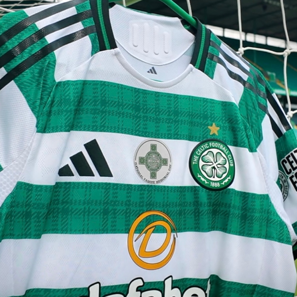 FoundationCFC's tweet photo. 🚨 Reminder that our Shirt Auction closes this Wednesday!

Tap below to bid! 

@CelticFC | #FootballForGood