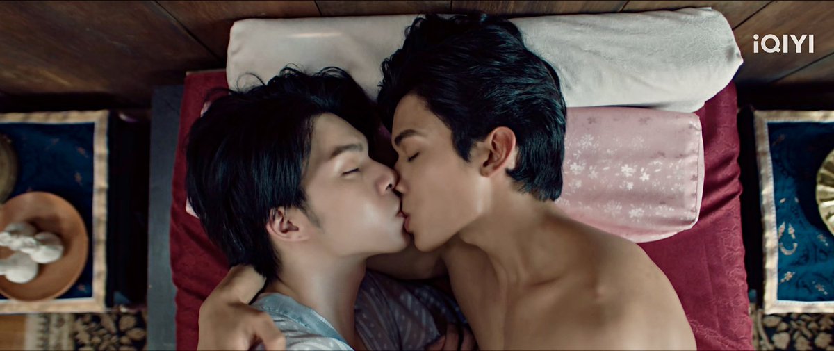 uniqueblshipper's tweet photo. Nakun isn’t just Phop’s first one. He’s the only one, even across the lifetimes. 

LOVE UPON A TIME EP9 
#ภพเธอEP9 https://t.co/HnJpsnUXie