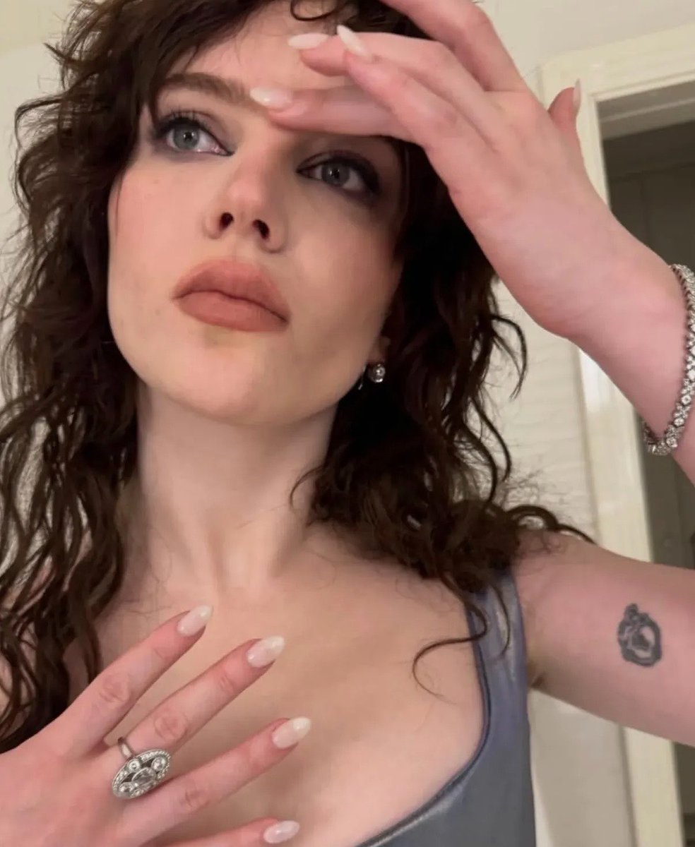 cultofthatcer's tweet photo. Wow im her bitch fr https://t.co/qPpVDNNyaG