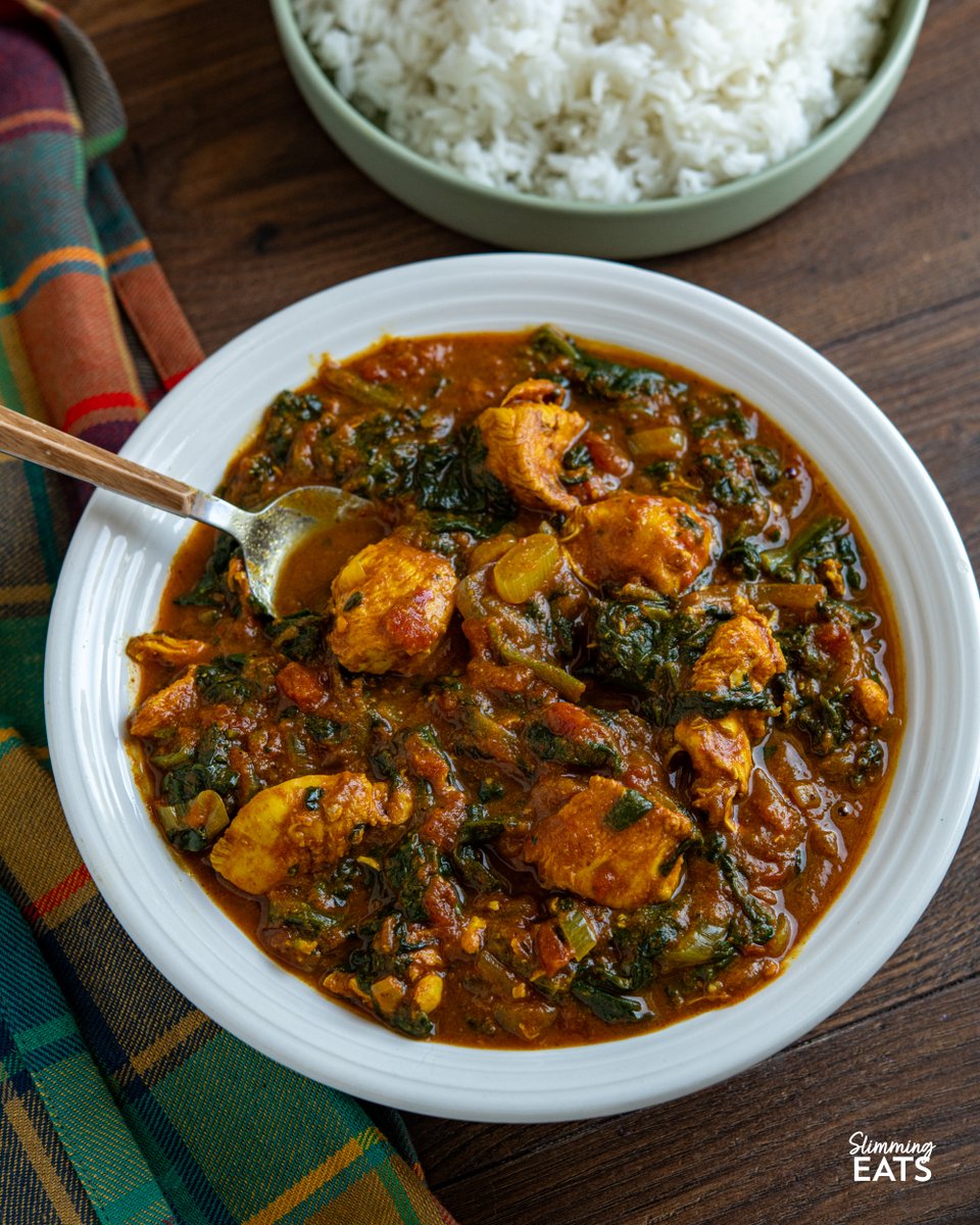 SlimmingEats's tweet photo. This slow cooker chicken spinach curry is a simple, flavour-packed meal with tender chicken in a rich tomato sauce and spinach stirred through at the end.

https://t.co/29ZVTNB2p9 https://t.co/vqQSY9NEjr