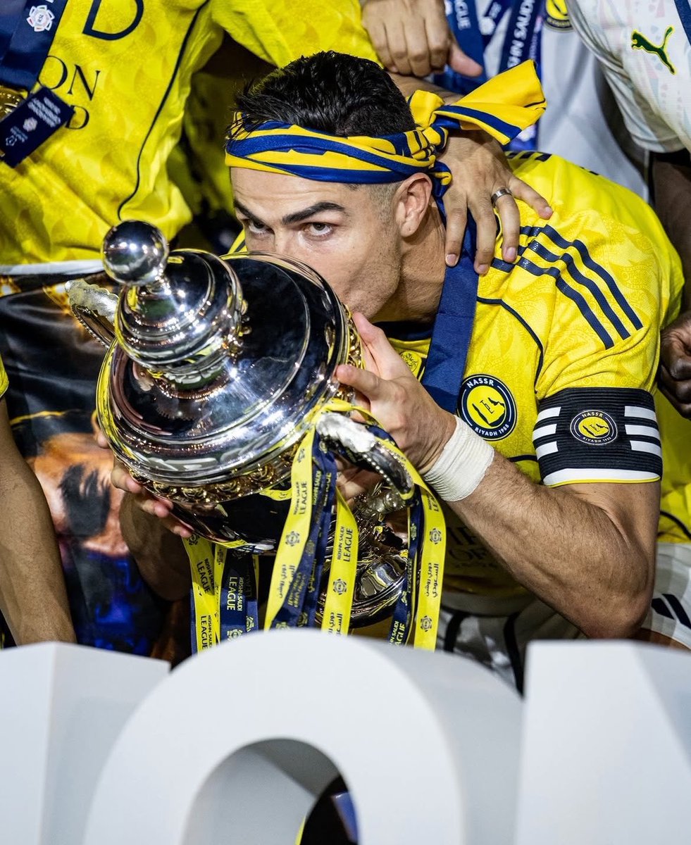Rkanmtab's tweet photo. #_بطل_الدوري 🏆💛 https://t.co/D8DbToQhQT
