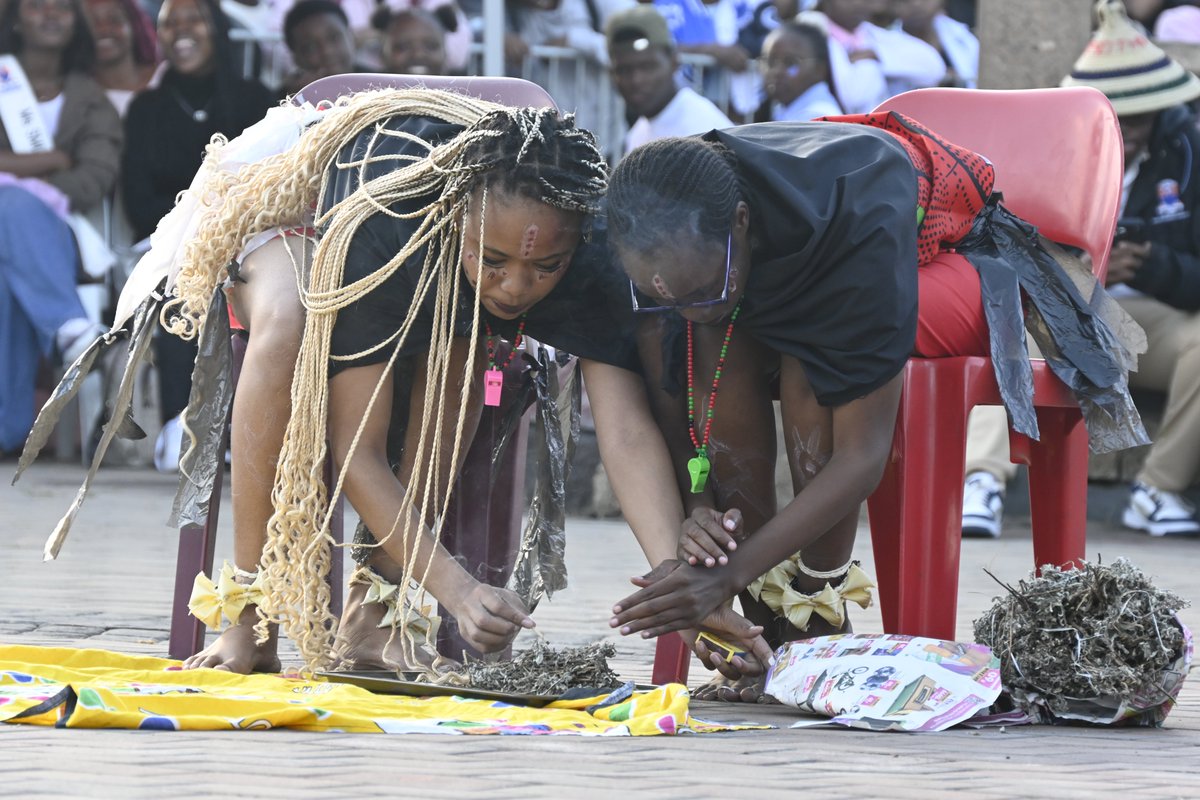 SMU_SA's tweet photo. The SMU community celebrated cultural diversity during the annual Africa Day Celebration Ceremony, highlighting Africa’s rich heritage, arts, languages, and traditions while promoting a positive global narrative about the continent. 

#AfricaDay2026 #SMUShapingHealthSA #WeAreSMU https://t.co/j3yOjsdGKU