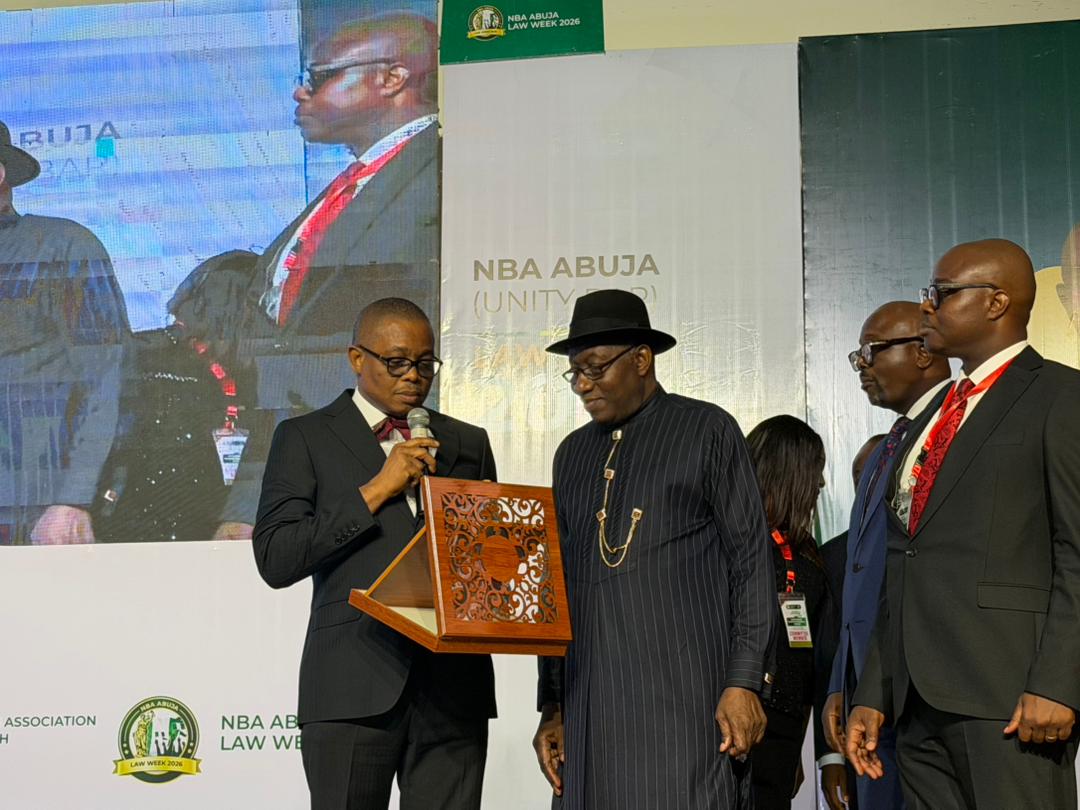 devNig_Tv's tweet photo. NBA PRESIDENT CALLS FOR RENEWED COMMITMENT TO NIGERIA’S DEMOCRATIC PROCESS https://t.co/Z7tK8Vvr2i