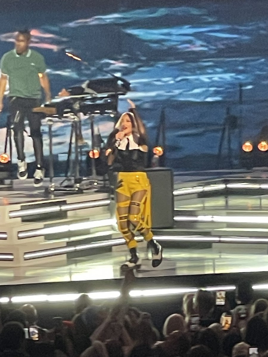 augustmoon44's tweet photo. No Doubt - Las Vegas, May 21, 2026 at @spherevegas #NoDoubt #gwenstefani #lasvegas #nodoubtspherelasvegas https://t.co/mBGKP5eUyl
