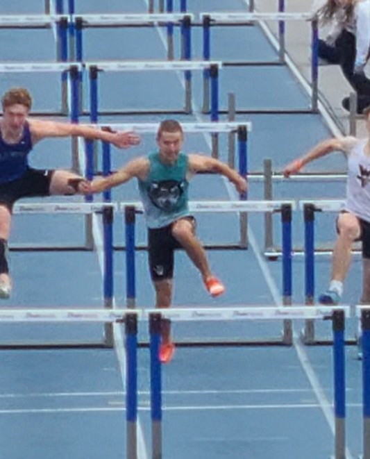 CoachHults's tweet photo. Wyatt Mendenhall (SR) finishes 22nd in the 110H in 15.93.  #RunWiththePack #Twolvesterritory https://t.co/N4yFDMFccw
