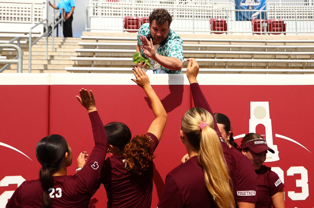 HailStateSB's tweet photo. Don’t worry, Dawgs. He made it!

#HailState https://t.co/TshtY4fiqP