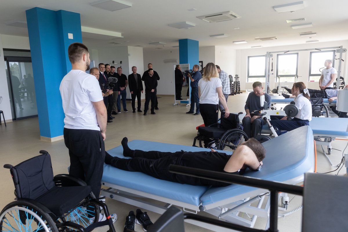 Volodymyr Zelenskyy / Володимир Зеленський tweet media