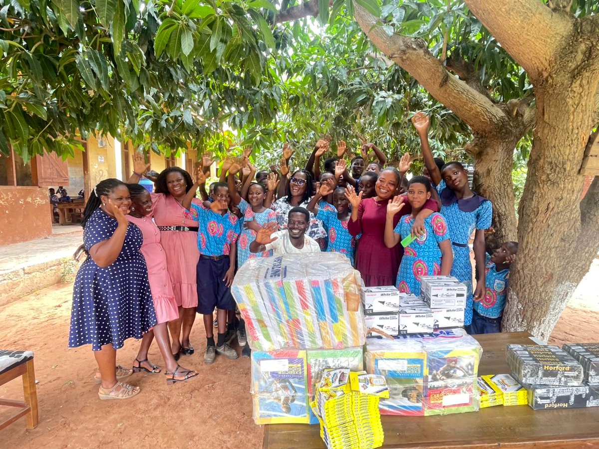 uesdgh's tweet photo. UESD Internal Audit Directorate Donates Educational Materials to Schools in Yilo Krobo Municipality Read More...https://t.co/RcybS4Mspy 
#UESD26 #HOPE26 #donations #audit #UESDaudit https://t.co/LEG95iXSvg