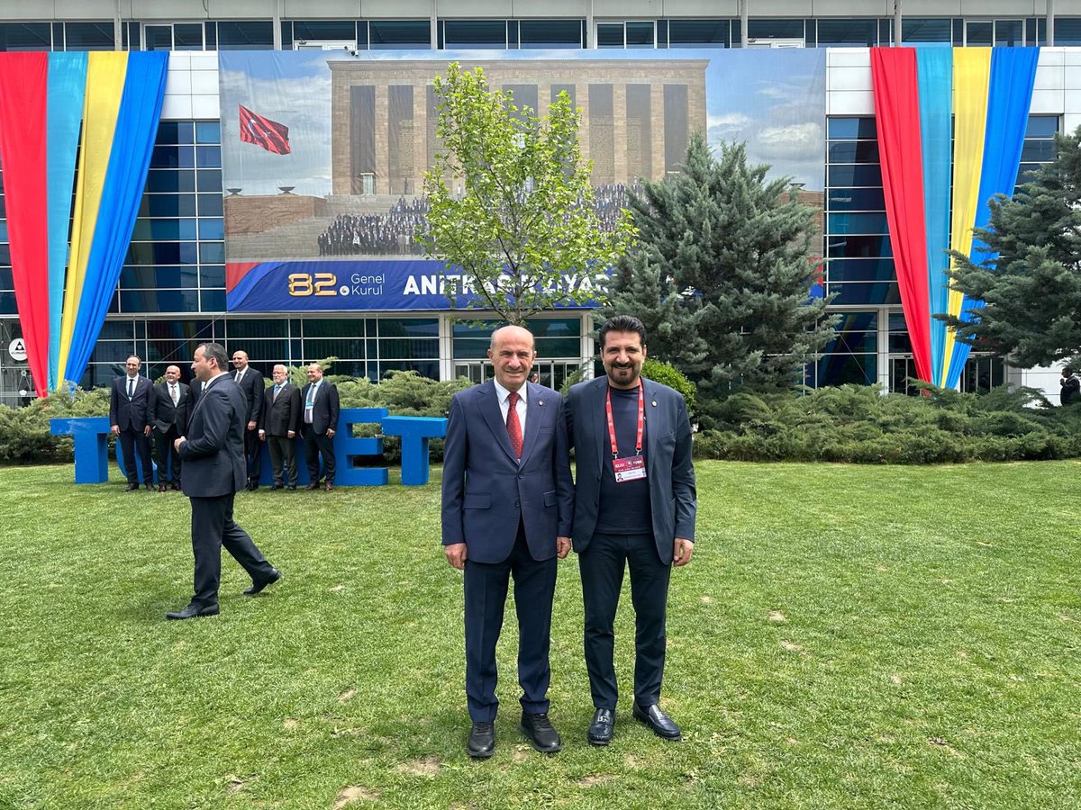 mustso49's tweet photo. MUŞ TSO Başkanımız Erdal Koç, Türkiye Odalar ve Borsalar Birliği’nin (TOBB) 82. Genel Kurulu’na; Meclis Başkanımız Aydın Çelik, Genel Kurul Delegemiz Osman Tarhan, Genel Sekreterimiz Hanifi Aydar, Genç Girişimciler İcra Kurulu Başkanımız Kerem Yıldırım ve Kadın Girişimciler İcra Kurulu Başkanımız Arzu Çotul ile birlikte katıldı.
Genel kurulun ülkemize hayırlı olması temennisinde bulunan Başkanımız Koç, alınan kararların ekonomiye olumlu katkı sunması dileğinde bulundu.
