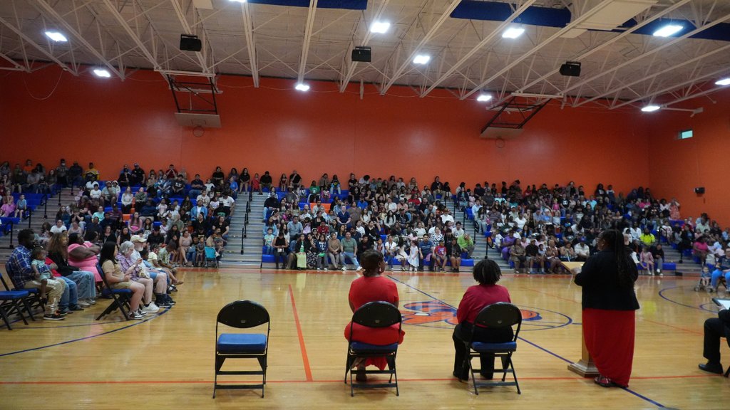 LCSJackets's tweet photo. Yesterday, Lexington City Schools joined Delta Sigma Theta Sorority, Inc. in celebrating students recognized for academic achievement, growth, perseverance, and excellence. Congratulations to all honorees and thank you to everyone who supports their success. #BeSomebody https://t.co/uVc9oxxpgY