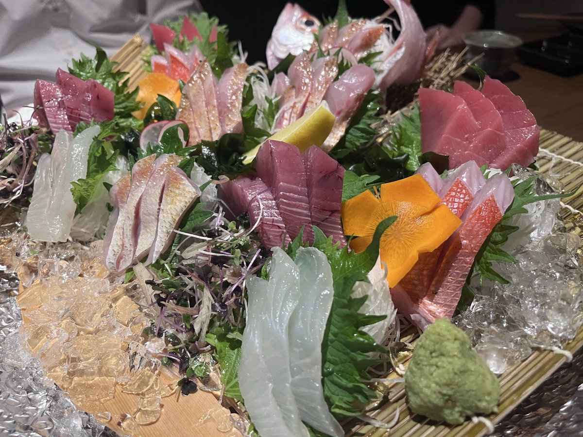 KyuuCute's tweet photo. 10年の付き合いの人間たちと飲み🍻
時が流れるの早すぎてえぐい https://t.co/Q2CglLhIJP