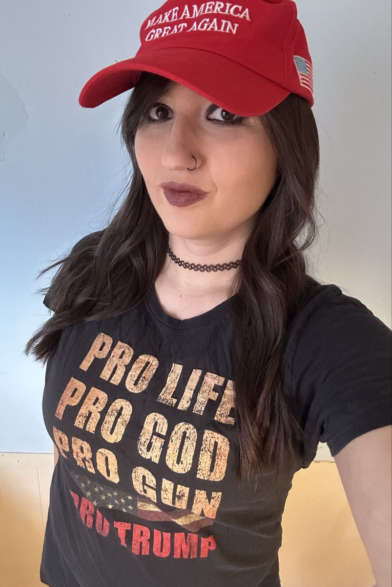 ConservativeGG3's tweet photo. So, I’ve learned today’s National Goth Day, so…. 😉✝️🇺🇸🖤

#GothGirlsForTrump #MAGA #NationalGothDay https://t.co/9VmCjgTDbK