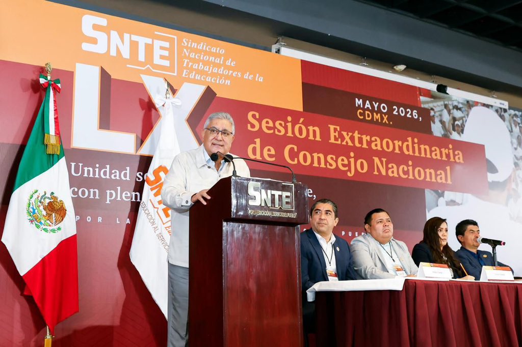 SNTE21's tweet photo. 🟠El Consejo Nacional del #SNTE aprobó, por unanimidad🤝, la respuesta a su Pliego Nacional de Demandas. Es un acto de sensibilidad ante el contexto económico📊, pero no renunciamos a las demandas históricas de los agremiados, enfatizó el Srio. Gral., Mtro. Alfonso Cepeda Salas. https://t.co/QmnFgzKF2K