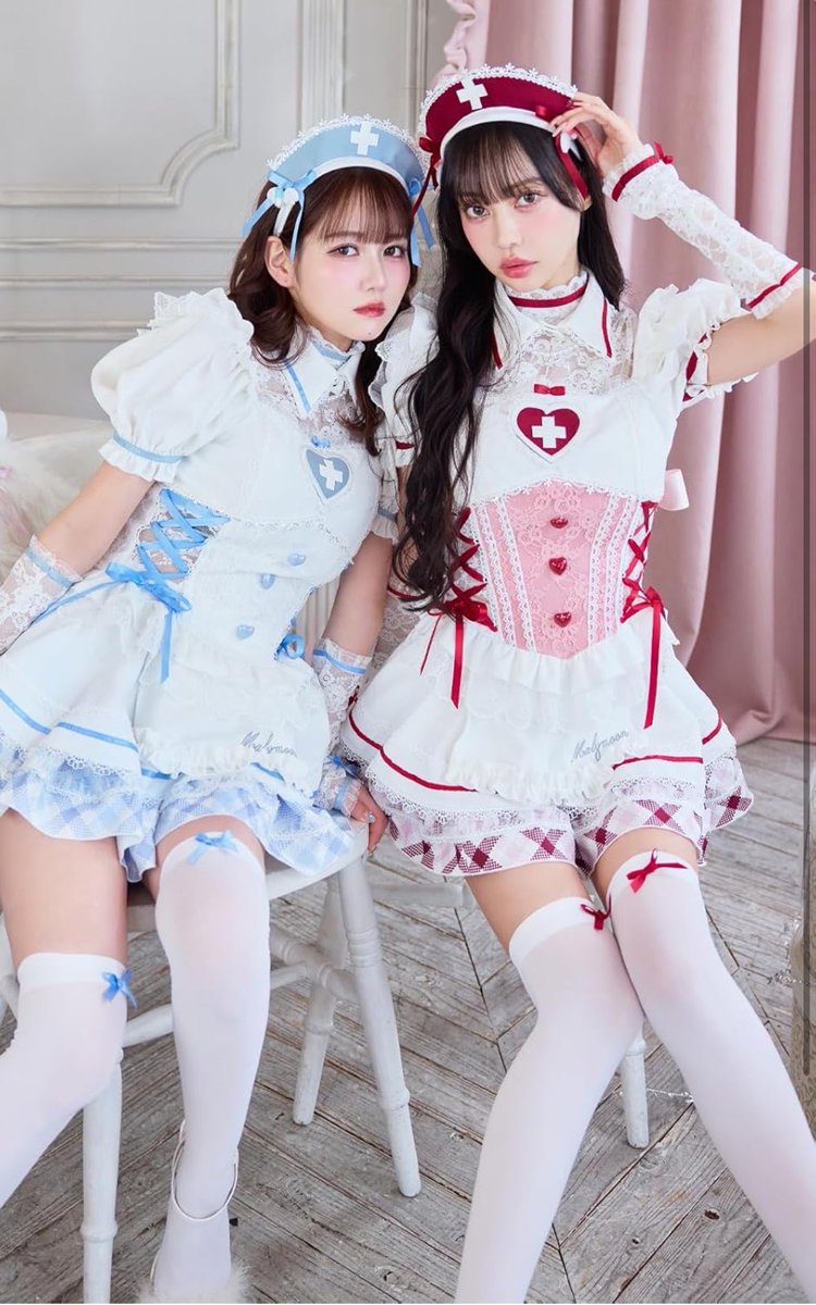 himena_chrome's tweet photo. 明日のナースEVまると2人でこちらを着る予定だったのですが、🈂️終がやらかした（⬅️ほんとだようそじゃないよ）ので、31日に着させてもらいますすみません😅💦💦まる推しの方もすみません💦🈂️に明日文句言ってください（⬅️ほんとに言っていいよ） https://t.co/LZZoNK3162