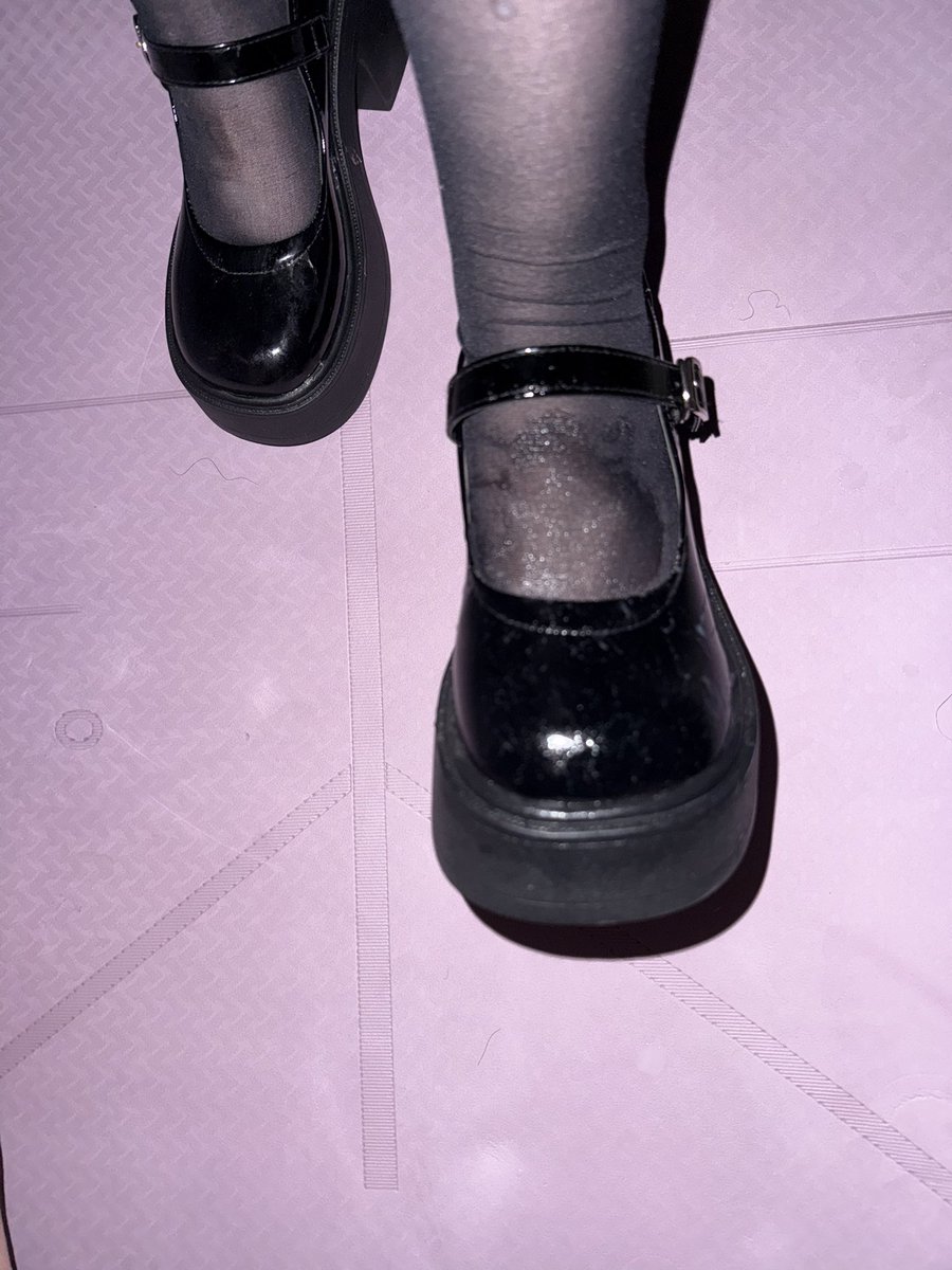 zubbbaby's tweet photo. #踢射 #足交 #原创 #女s #黑丝 #footjob #busting  完整版已更新会员群 小皮鞋踢射脚背都湿完了 https://t.co/c7Eq32aTlM
