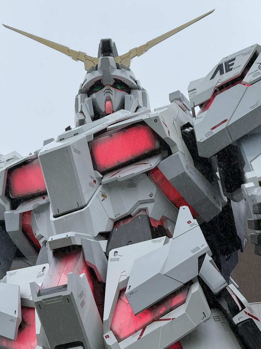 kevinhostudio's tweet photo. 8月で撤去されると聞いて、やっと念願だったユニコーンガンダムを見に来ることができました。
いつかまた、今度は特別な立場でお台場に来られるように、これからも頑張ります！ https://t.co/W75cRg9txh