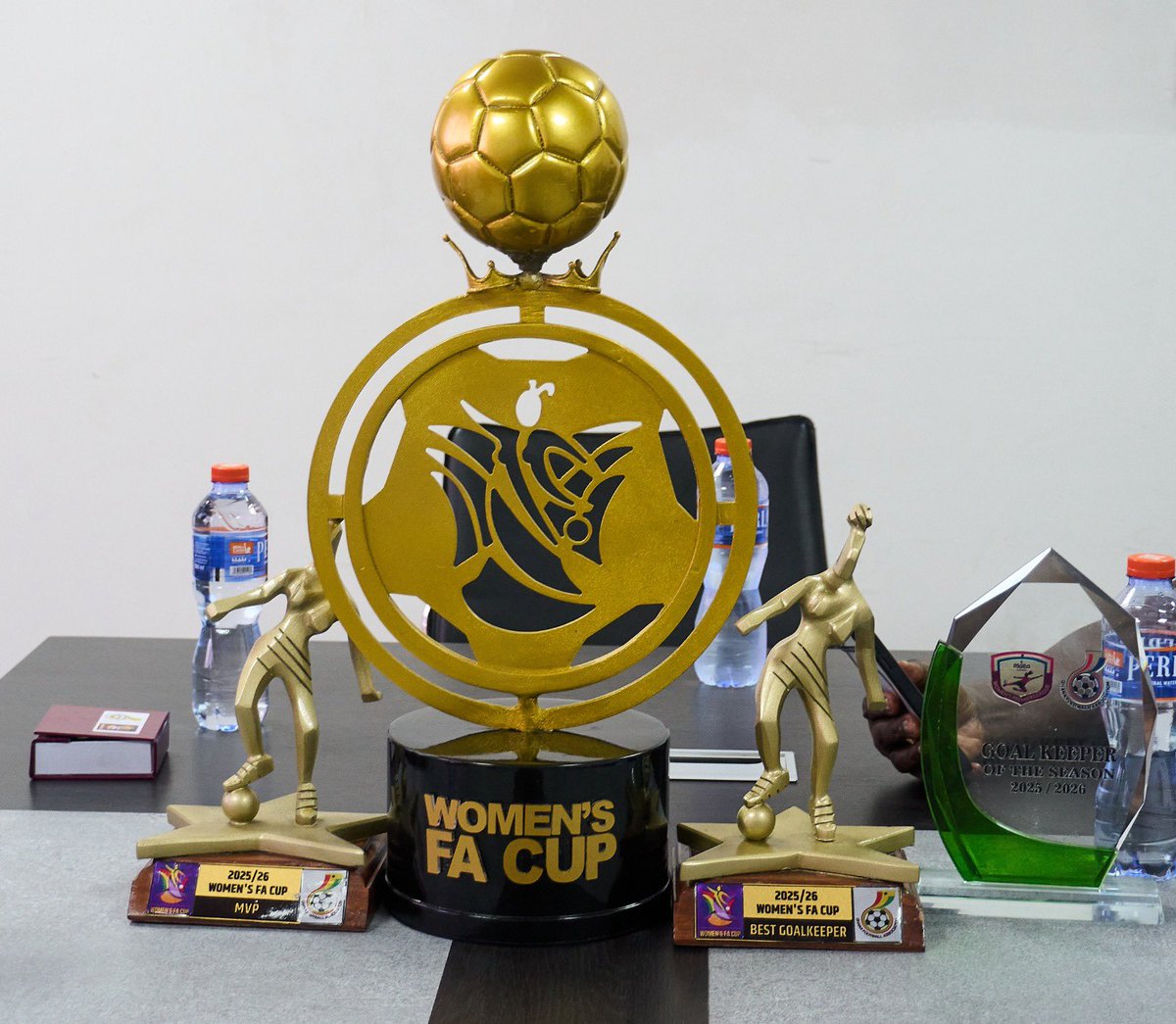 HasaacasLadies's tweet photo. π After our strong end to the season, we were back to the office of @Betika_Ghana to present the Womenβs FA Cup trophy to them.
The courtesy call was also a moment to speak to our sponsors and thank them for the continuous support every season.
#Hasmal https://t.co/kfx3dkFQef