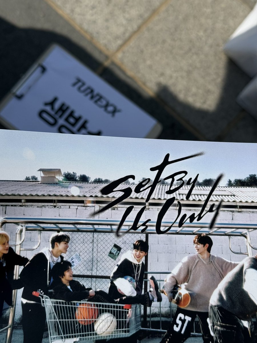 랑 tweet media